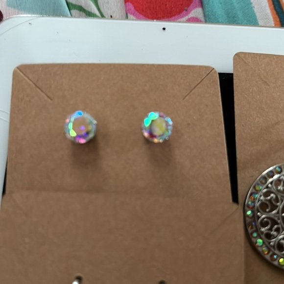 Earring bundle - Picture 8 of 11